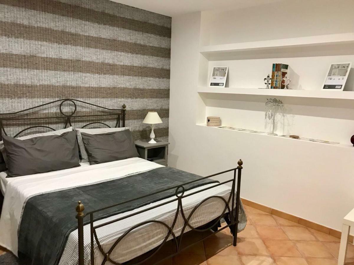 Etna Holidays Home Sereleo Santa Venerina Esterno foto