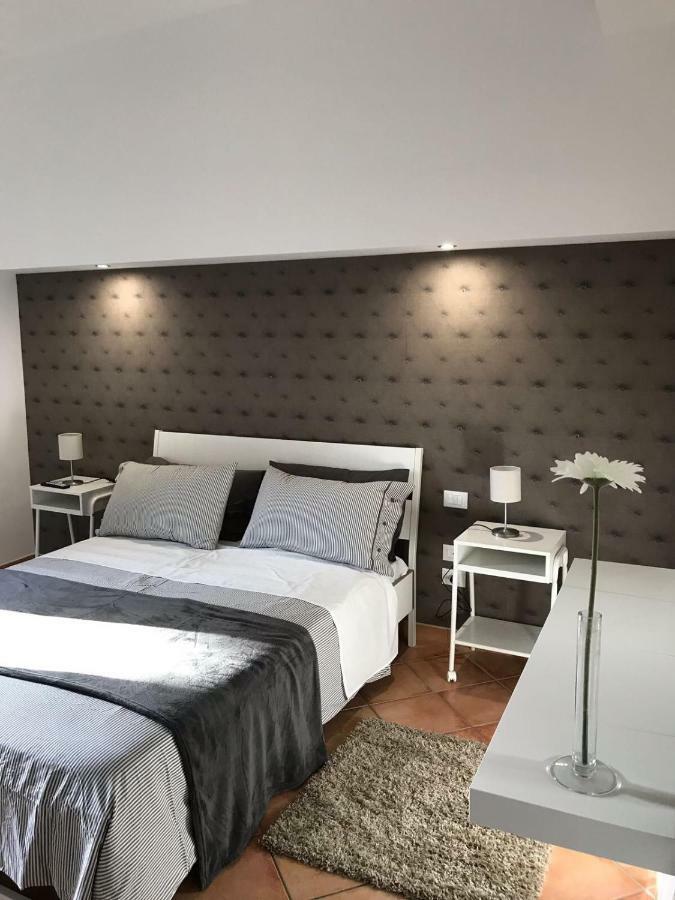 Etna Holidays Home Sereleo Santa Venerina Esterno foto