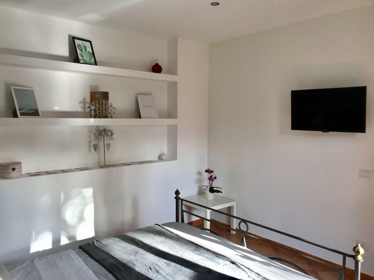 Etna Holidays Home Sereleo Santa Venerina Esterno foto