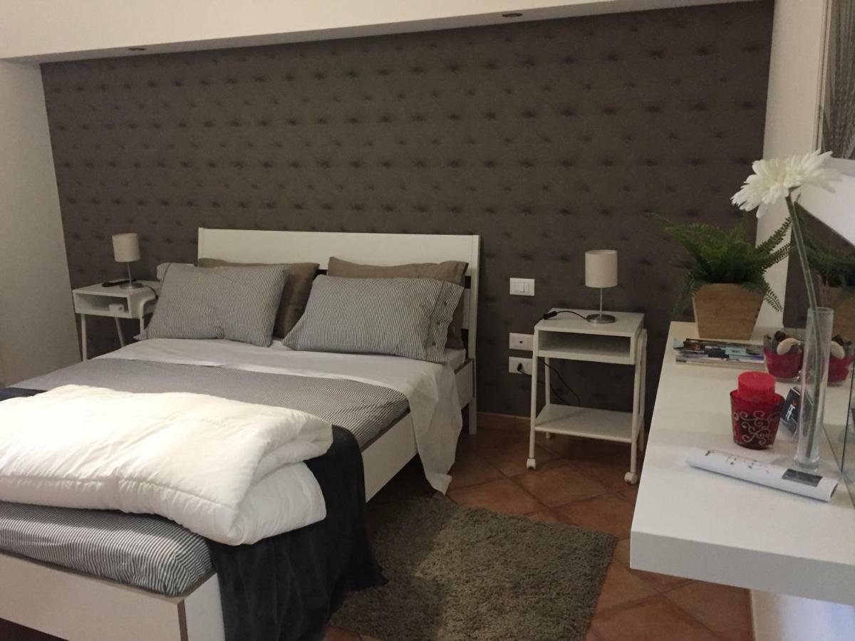 Etna Holidays Home Sereleo Santa Venerina Esterno foto