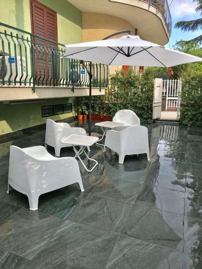 Etna Holidays Home Sereleo Santa Venerina Esterno foto